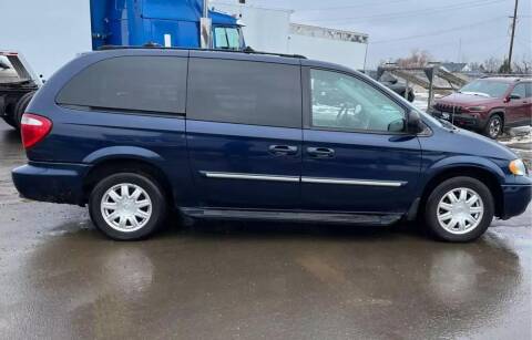2005 Chrysler Town and Country for sale at Aldridge Auto's Sales & Repair in University Place WA