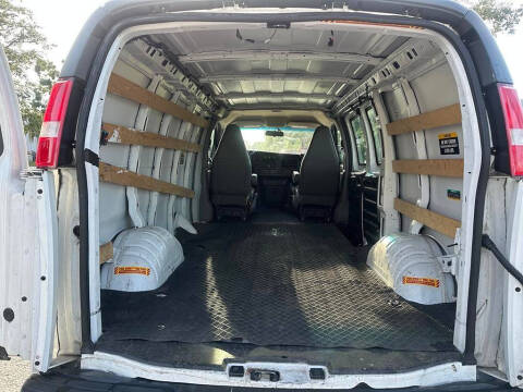 2022 Chevrolet Express 2500