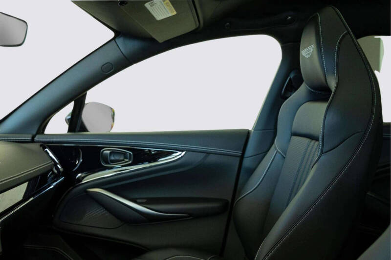 2026 Aston Martin DBX 707