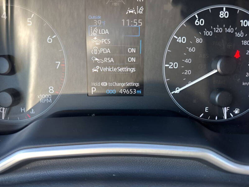 2025 Toyota Corolla Hatchback SE