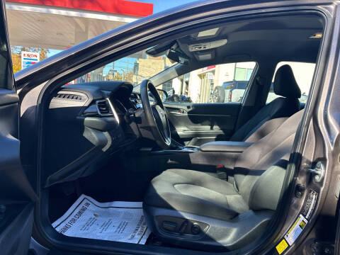 2020 Toyota Camry Hybrid LE