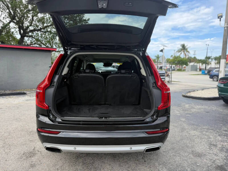 2018 Volvo XC90 T6 Momentum