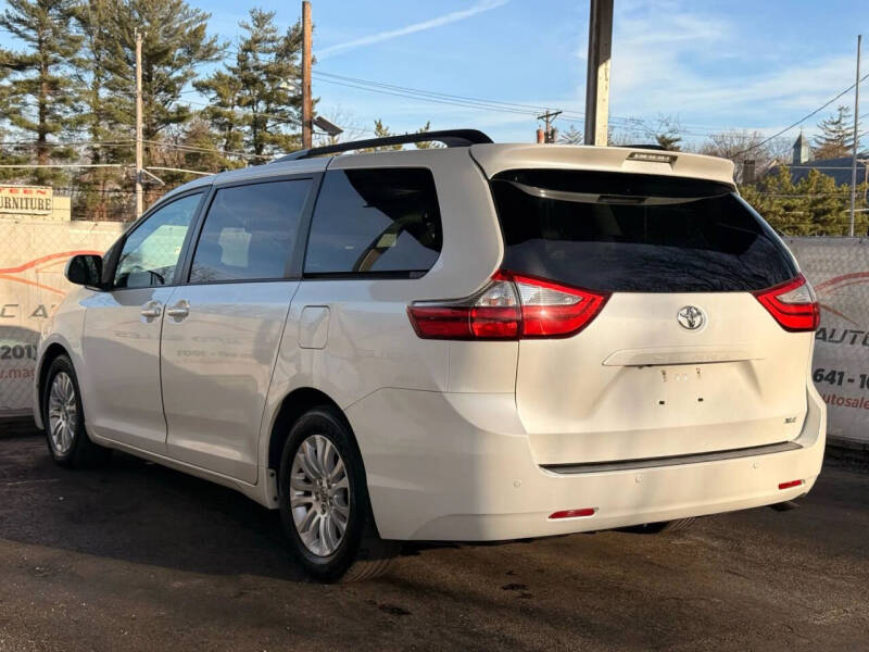 2015 Toyota Sienna