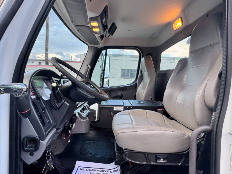 2017 Freightliner M2 106