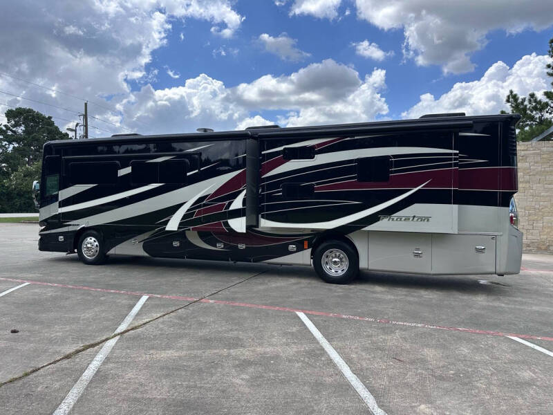 2019 Tiffin Phaeton 40qkh BUNK BEDS, King Bed