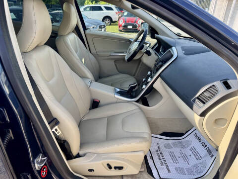 2015 Volvo XC60 T5 Drive-E Platinum