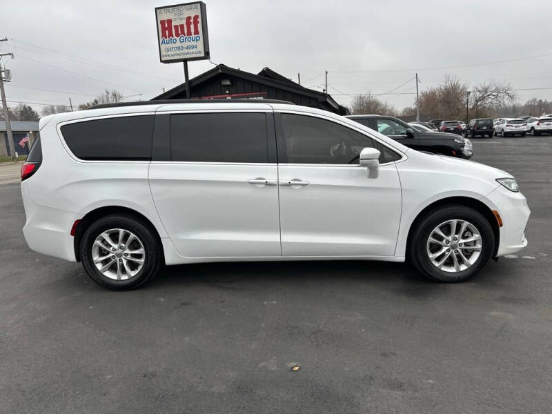 2022 Chrysler Pacifica Touring