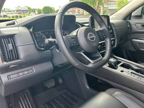 2022 Nissan Pathfinder SL