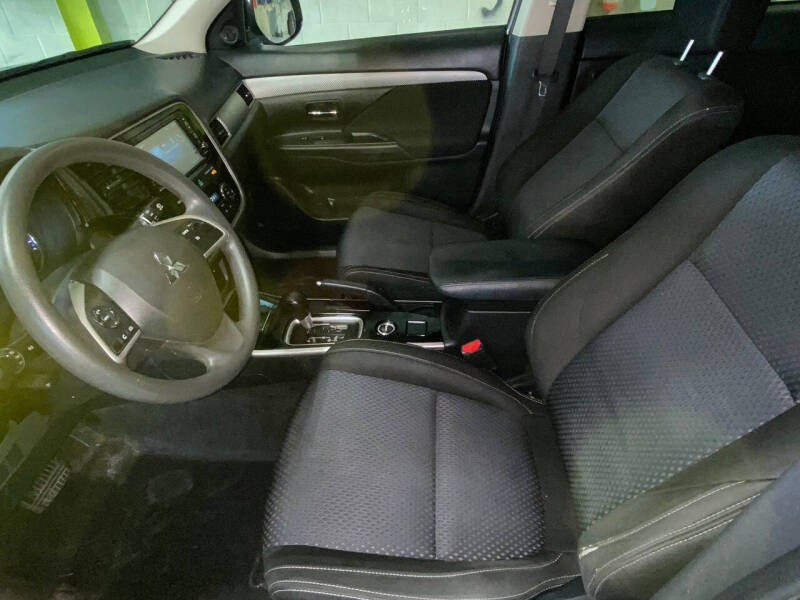 2018 Mitsubishi Outlander SE