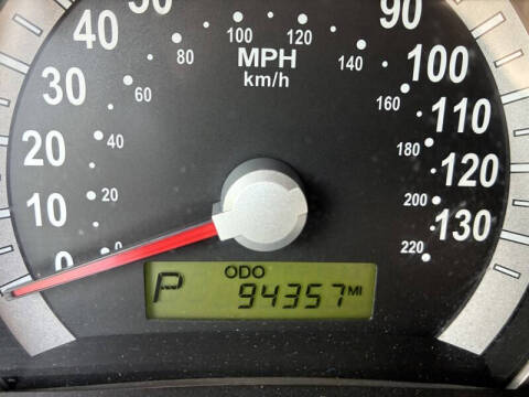 2008 Hyundai Entourage GLS