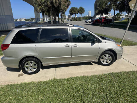 2008 Toyota Sienna CE 7-Passenger