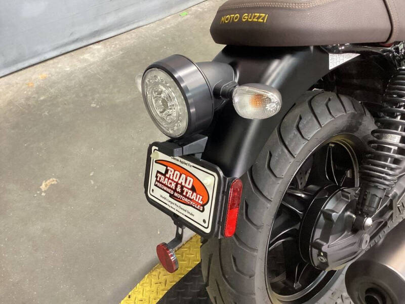 2021 Moto Guzzi V7 Stone Centenario E5