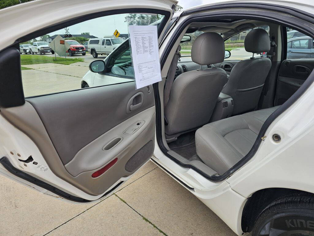 2004 Dodge Intrepid for sale at Bigfoot Auto in Hiawatha, IA