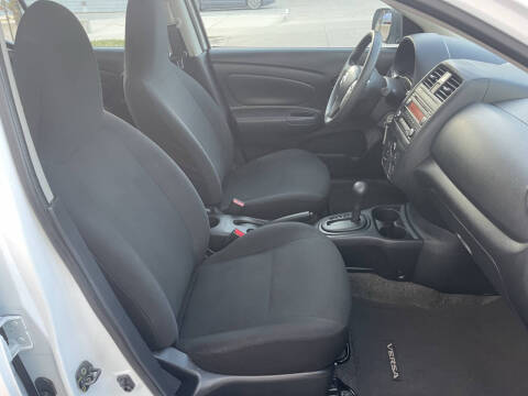 2015 Nissan Versa 1.6 S Plus