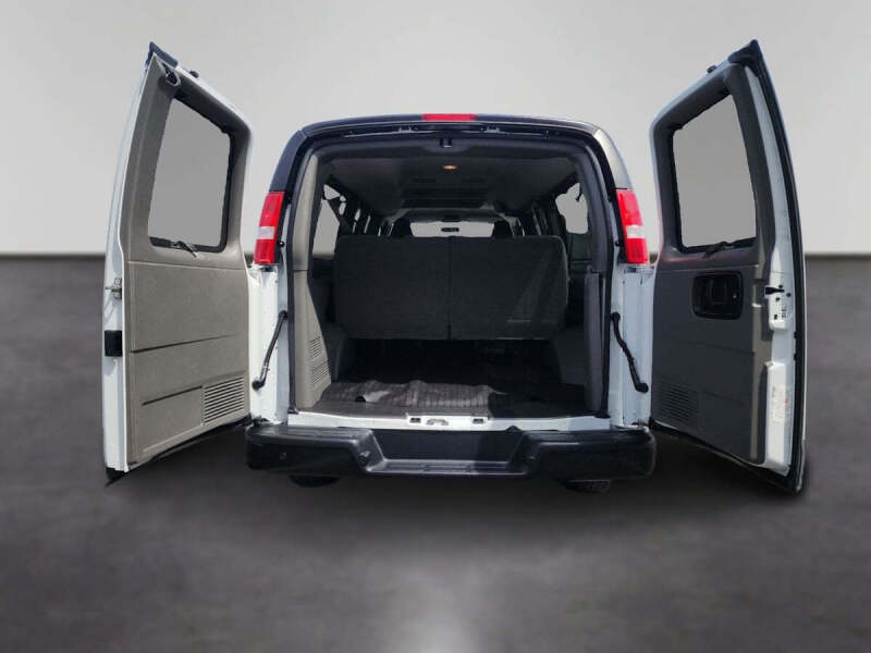 2023 Chevrolet Express LS 3500