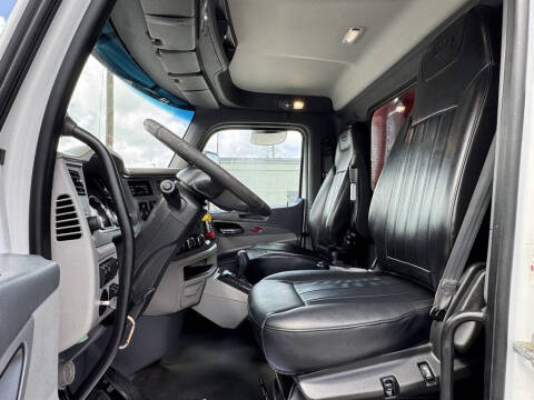 2017 Peterbilt 567