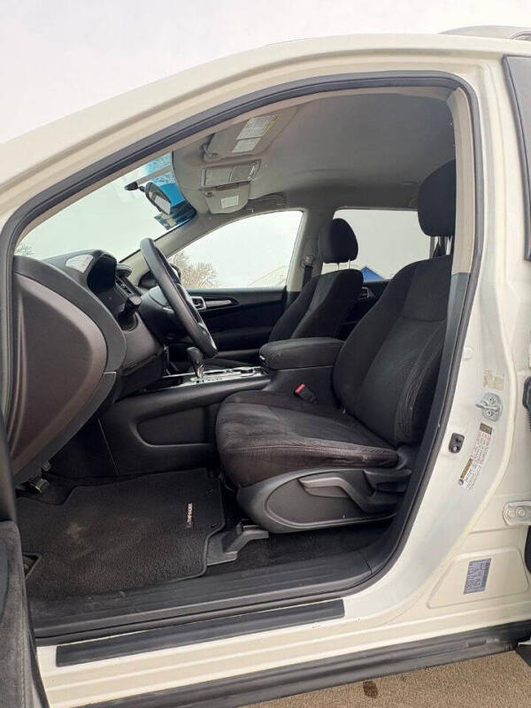 2016 Nissan Pathfinder S