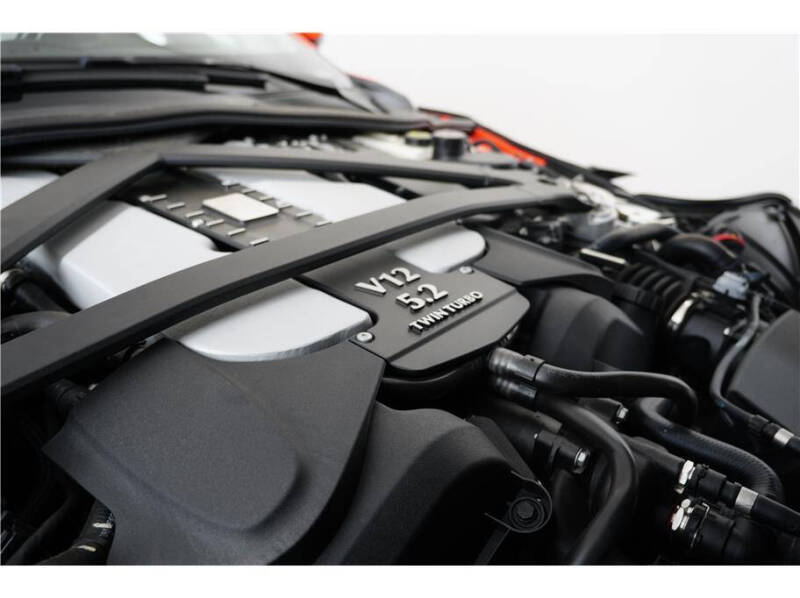 2022 Aston Martin DBS Superleggera