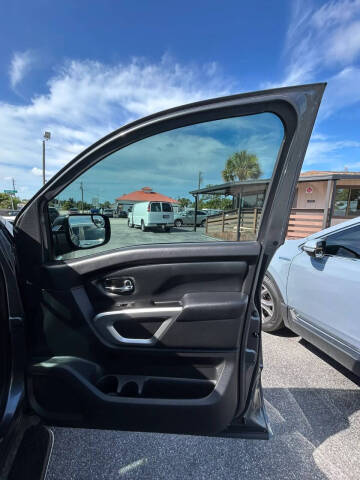 2017 Nissan Titan