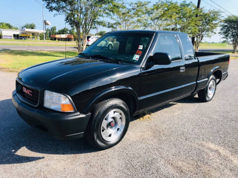 2000 GMC Sonoma for sale at SPEEDWAY MOTORS in Alexandria LA