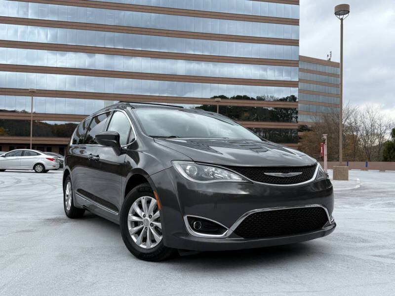 2017 Chrysler Pacifica Touring-L