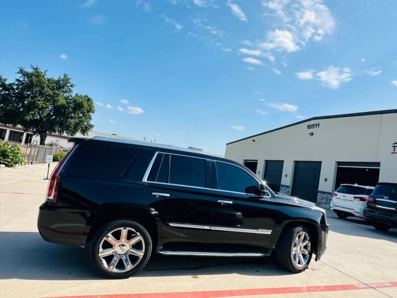 2018 Cadillac Escalade Standard