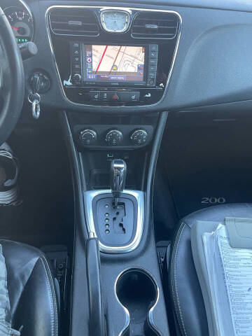 2012 Chrysler 200 Limited