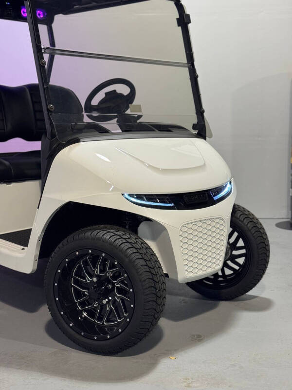 2025 E-Z-GO RXV ELiTE