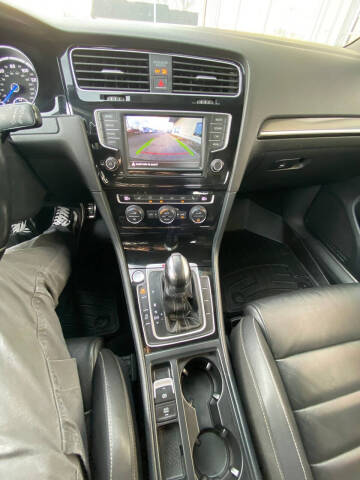 2016 Volkswagen Golf R 4Motion