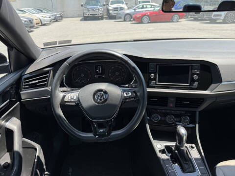 2019 Volkswagen Jetta R-Line
