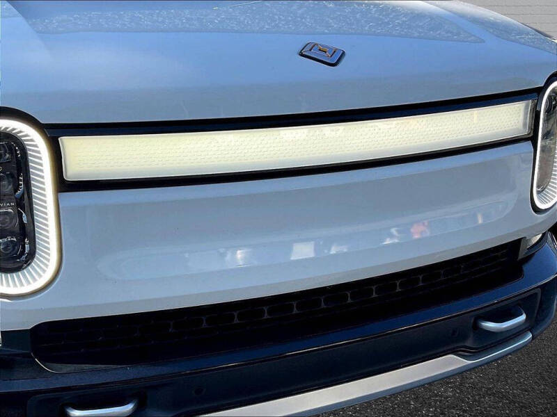 2024 Rivian R1S Adventure