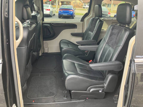 2013 Chrysler Town and Country Limited