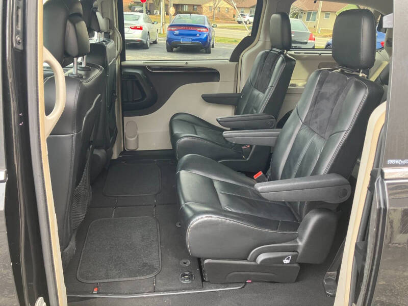 2013 Chrysler Town and Country Limited