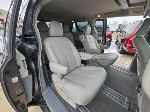 2012 Toyota Sienna XLE 8-Passenger