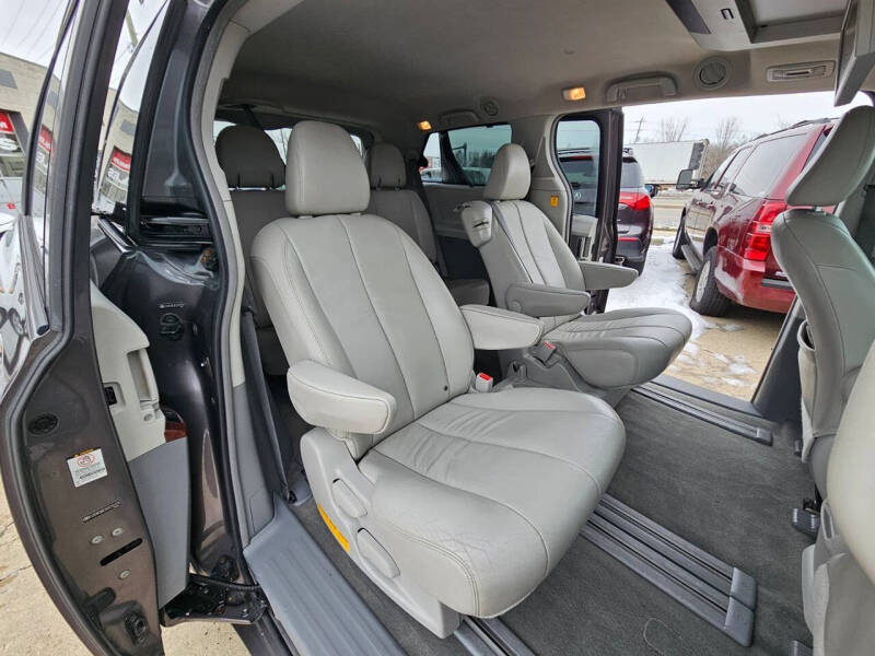 2012 Toyota Sienna XLE 8-Passenger