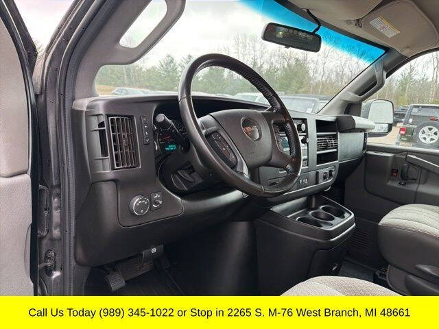 2022 GMC Savana 2500