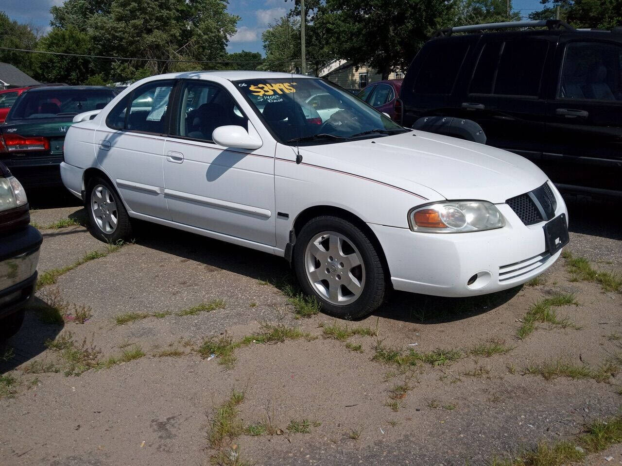 white nissan sentra 2006