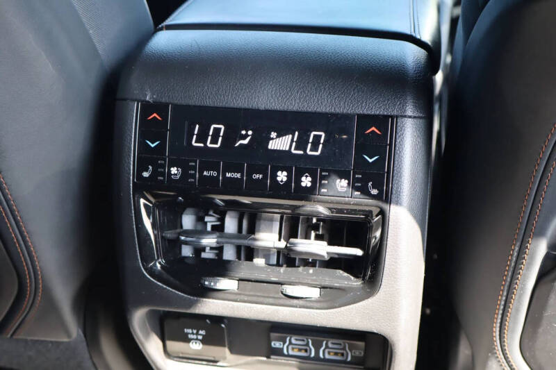 2023 Jeep Grand Cherokee Summit Reserve