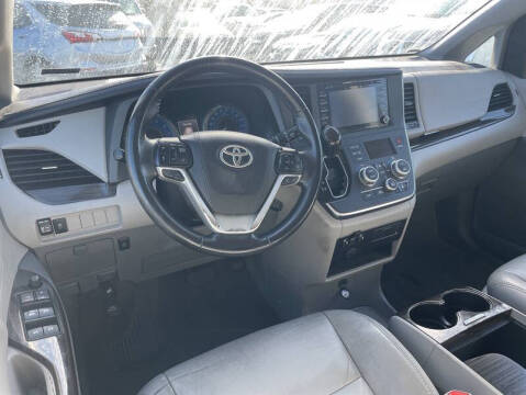 2018 Toyota Sienna Limited Premium 7-Passenger
