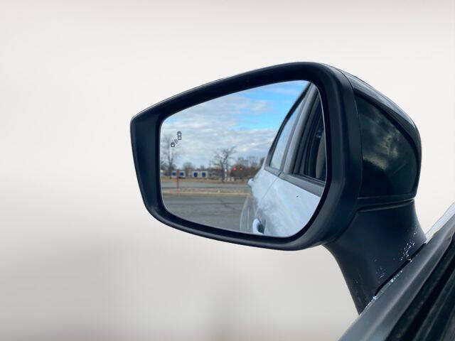 2024 Nissan Versa SR