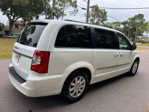 2014 Chrysler Town and Country Touring