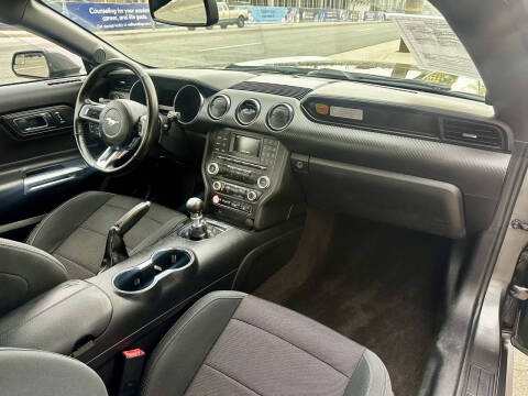 2016 Ford Mustang V6