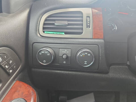 2014 Chevrolet Suburban LT