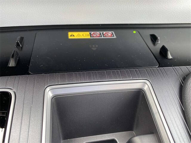 2025 Toyota Sienna XLE 7-Passenger