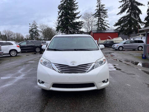 2017 Toyota Sienna XLE 7-Passenger