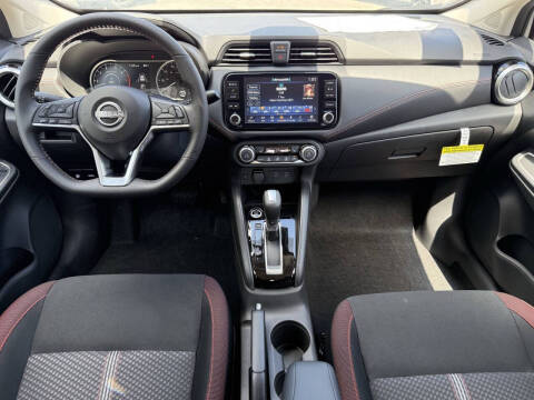 2025 Nissan Versa SR