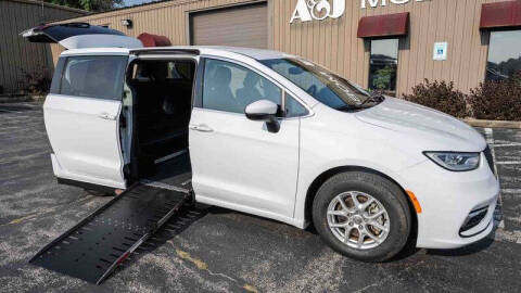 2023 Chrysler Pacifica Touring