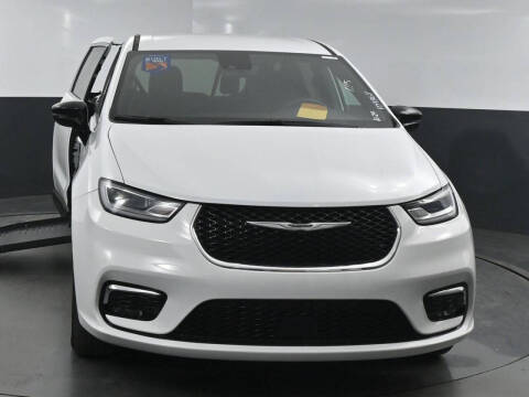 2024 Chrysler Pacifica Touring