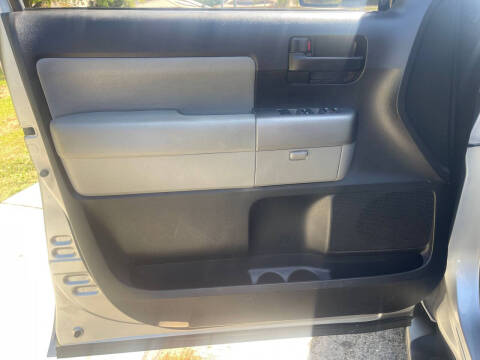 2016 Toyota Sequoia SR5