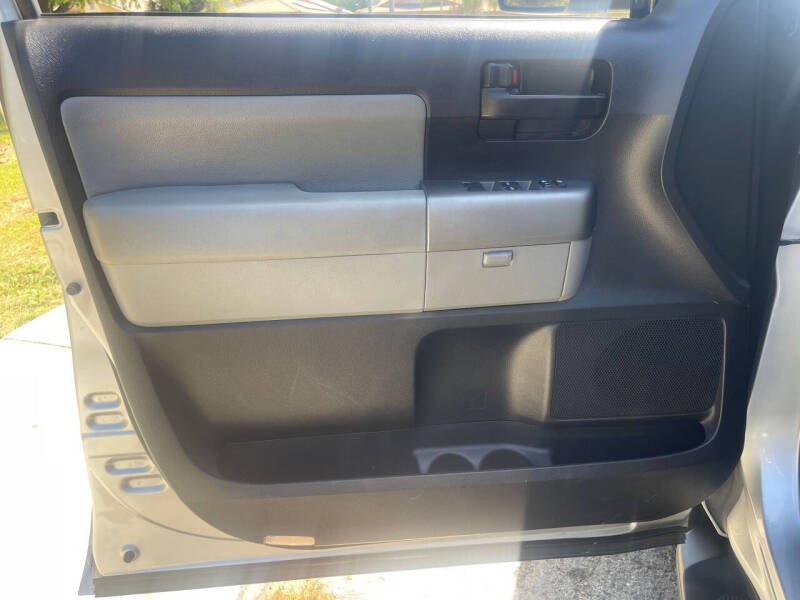 2016 Toyota Sequoia SR5